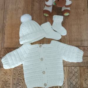 Gr. 50 Newborn Baby Jacke mit Socken Mütze Jacke Strickjacke Wolljacke Geschenk Geburt oder Taufe Babyshower Handmade ge Bild 1