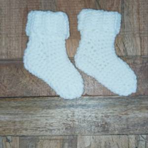 Gr. 50 Newborn Baby Jacke mit Socken Mütze Jacke Strickjacke Wolljacke Geschenk Geburt oder Taufe Babyshower Handmade ge Bild 2