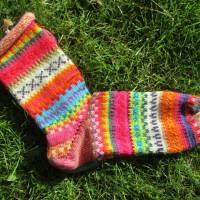 Bunte Socken Gr. 40/41 - gestrickte Socken in nordischen Fair Isle Mustern Bild 1