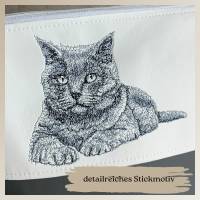 kleine Umhängetasche mit Katzenmotiv | Britisch Kurzhaar | BKH | Tasche bestickt und genäht aus Kunstleder Bild 3