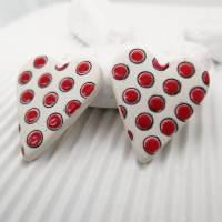 Herzohrringe mit Punkten, Liebe, weiße Ohrringe mit roten Punkten, süße Ohrringe mit Herz, Geschenk für Frau Bild 6