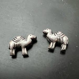 4 x versilberte Kupfer Kamele, geschwärzt, 16 x 12 mm - E10 Bild 3