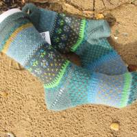 Bunte Socken Grün Gr. 39/40 - gestrickte Socken in nordischen Fair Isle Mustern Bild 1