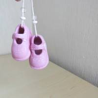 Keramik Baby Schuhe mit Schnur, Taufe in Rosa oder Blau , 53 mm zum Basteln - Entwerfe dein Geschenk selbst Bild 3