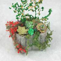 Bepflanzter Betonstein in Miniatur 1zu12 für das Puppenhaus Bild 1
