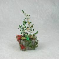 Bepflanzter Betonstein in Miniatur 1zu12 für das Puppenhaus Bild 6