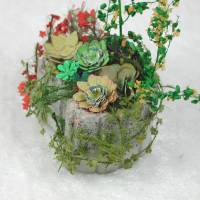 Bepflanzter Betonstein in Miniatur 1zu12 für das Puppenhaus Bild 7