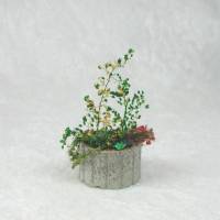 Bepflanzter Betonstein in Miniatur 1zu12 für das Puppenhaus Bild 8