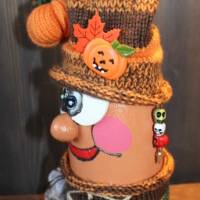 Dekofigur HARRY Halloweenwichtel Upcyclingfigur aus einer Sektflasche mit handgestrickten Accesoires Halloweendeko Bild 4