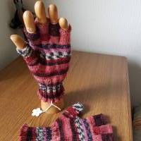 Handgestrickte Marktfrauenhandschuhe Bild 3