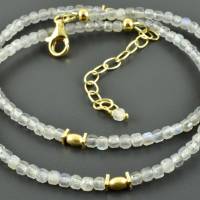 Zierliche Labradoritkette mit kleinen Würfeln und vergoldetem 925er Silber minimalistische Halskette Edelsteine zart ede Bild 2