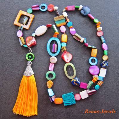 Bunte lange Perlmuttkette mit Quaste – Handgefertigte Hippie Ibiza Bettelkette mit Anhänger