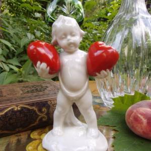 Kind Junge Porzellanfigur Herzen Herz Bild 1