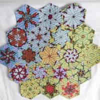 Decke mit dem Patchworkmuster "Kaleidoskop" genäht Bild 1
