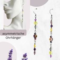 lange Perlenohrringe, asymmetrische Ohrhänger, ungleiche Ohrringe, lila Ohrringe Bild 1