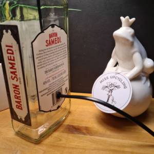 BARON SAMEDI Spiced 0,7L  Flaschenlampe, Bottle Lamp - Handmade UNIKAT Upcycling Bild 4