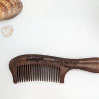 Veredelter Holzkamm - Echtholz Bartkamm mit individueller Gravur - Haarpflege Geschenk für Männer und Frauen Bild 4