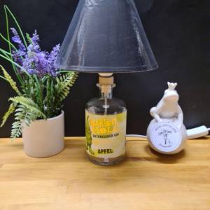 GARTENHELD Botanischer Gin Apfel Flaschenlampe, Bottle Lamp 0,5 l - Handmade UNIKAT Upcycling Bild 4