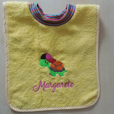 Handtuch Lätzchen Schlupflatz mit Namen und Stickbild Sabberlatz