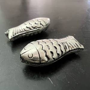 2 x vVersilberte Kupfer Fische, geschwärzt, 21 x 9,5 mm - E13 Bild 2