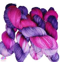 HighTwist, Handgefärbte Socken- und Tuchwolle, 80% Schurwolle (Merino extrafine), 20% Polyamid, Farbe: Pink liebt Lila Bild 3