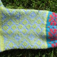 Bunte Socken Gr. 42/43 - gestrickte Socken in nordischen Fair Isle Mustern Bild 2