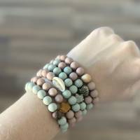 Armband „Peaceful“ mit echter Baumperle und Polaris-Perlen in grün auf Elastikband Bild 5