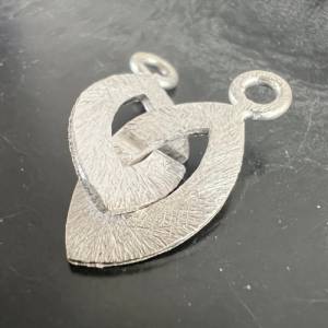 Ring-Ring Verschluss, navettenförmig, aus 925-Silber, 21x10 mm, gebürstet - D1 Bild 1
