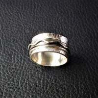 Ring aus 925 Silber geschwärzt Meditatonsring, kunstvoll geschmiedeter Spiele-Ring Bild 1