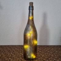 Dekorative Flasche mit LED Lichtdraht, handbemalt in Kupfer und Blaumetallic Bild 9