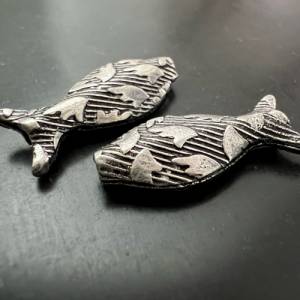 2 x versilberte Kupfer Fische, geschwärzt, 20 x 8 mm - E14 Bild 4