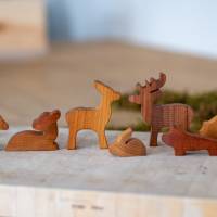 Montessori Waldtiere mit Stapelsteinen aus Holz Bild 2