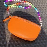 REGENBOGEN Taschenkette / Handykette / lange Kette aus magischen Leuchtperlen mit gestrickter Kugel Bild 4