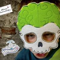 Stickdatei ITH Halloweenmaske Totenkopf mit Gehirn Bild 1