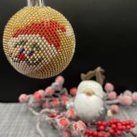 Weihnachtskugeln gehäkelt mit Baumwollgarn und kleinen Glasperlen Bild 1