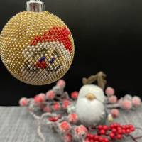 Weihnachtskugeln gehäkelt mit Baumwollgarn und kleinen Glasperlen Bild 4
