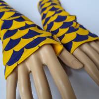 Armstulpen mit Daumenloch - wendbar - in lila-senf mit gelb "Muscheln" von he-ART by helen hesse Bild 2