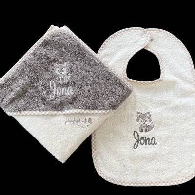 personalisiertes besticktes Babyset,  Kapuzenhandtuch und großes Lätzchen mit süßem Fuchs und Namen, Geschenkidee Geburt
