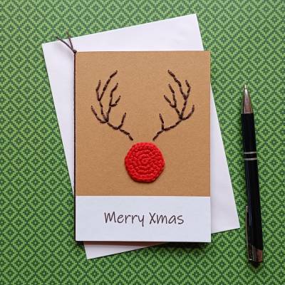 Grußkarte Weihnachten Rentier Rudolph the Red-Nosed Reindeer gehäkelt und gestickt mit Wunschtext