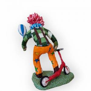 Moderne Clownskulptur Pop Art "Clown mit Roller und Luftballon" Bild 9