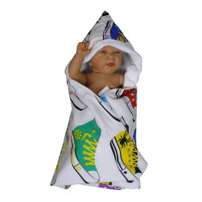 Kapuzenhandtuch Baby – Flauschiges Babyhandtuch 70x70 cm aus 100% Baumwolle mit Schuh-Print