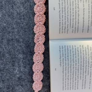 Edles Lesezeichen in rosé gehäkelt - schönes Geschenk für alle Leseratten oder als kleines Mitbringsel für zwischendurch Bild 7
