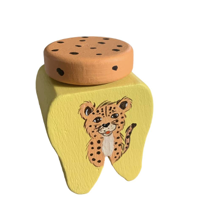 Milchzahndose Zahndose für Milchzähne Gepard – Personalisierbare Zahndose aus Holz in Zahnform