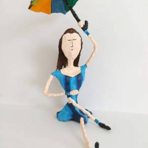 Pop Art Skulptur Frau mit Regenschirm Figur Unikat Bild 9