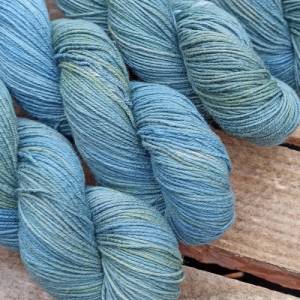Sockengarn aus reiner Baumwolle - Indigo-Birke-Eichenrinde blaugrün meliert Bild 1