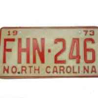 USA North Carolina Car Plate Nummernschild rot 246 von 1973 Bild 1