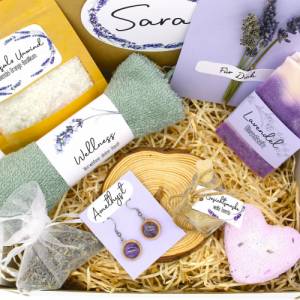 Vegan: Personalisierte Geschenkbox Lavendel Wellnessbox handgemachte Seife Amethyst Ohrringe Geschenk Freundin Lavendel Bild 2