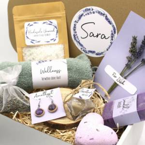 Vegan: Personalisierte Geschenkbox Lavendel Wellnessbox handgemachte Seife Amethyst Ohrringe Geschenk Freundin Lavendel Bild 8
