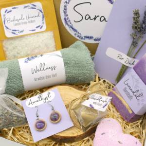 Vegan: Personalisierte Geschenkbox Lavendel Wellnessbox handgemachte Seife Amethyst Ohrringe Geschenk Freundin Lavendel Bild 9
