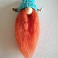 Winter- Wichtel "Viking" mit türkiser Mütze u. rotem Haar Bild 1